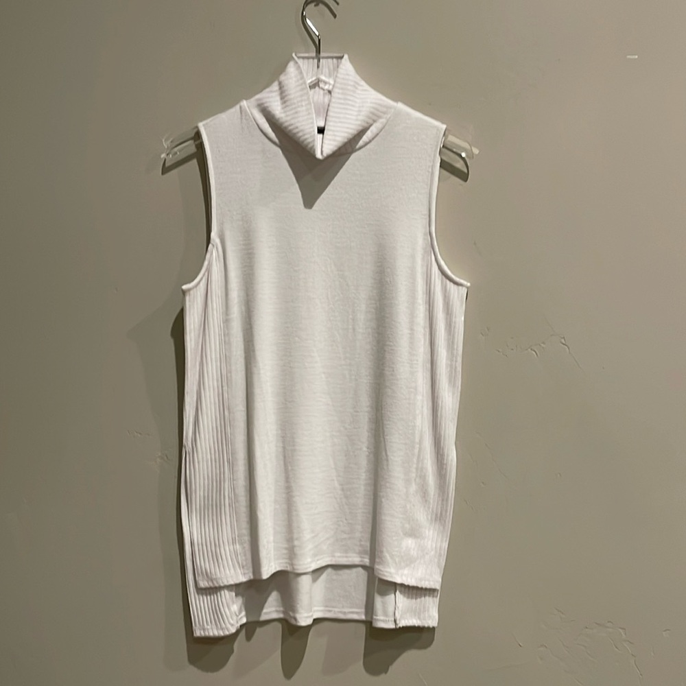 Banana Republic ivory lightweight sleeveless turtleneck s